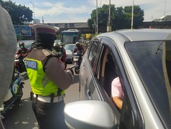 Masih Ada Pengendara Belum Tahu Ada Ganjil Genap di Fatmawati Jaksel