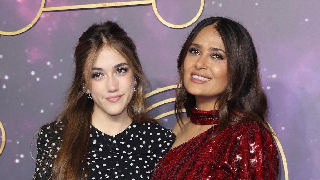 7 Potret Putri Salma Hayek dan Bos Gucci, Sudah Dewasa Secantik Ibunya 7 Potret Putri Salma Hayek dan Bos Gucci, Sudah Dewasa Secantik Ibunya
