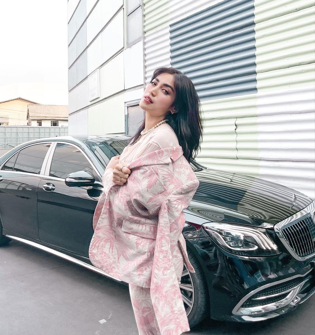 Sumber Kekayaan, Jessica Iskandar