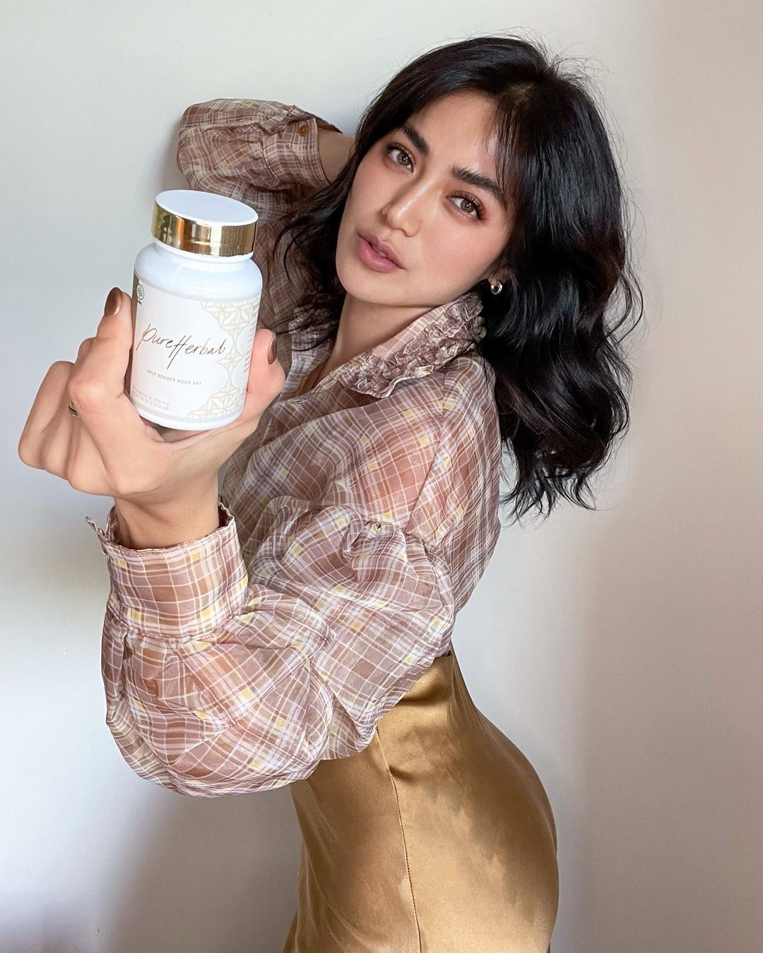 Sumber Kekayaan, Jessica Iskandar