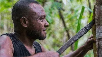 Kerja Keras Dibalik Suvenir Lukisan Kulit Kayu Khas Papua