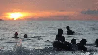 Senja di Pantai Pasir Terhalus di Dunia, Pantai Ngurbloat Maluku