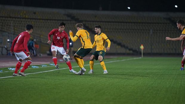 Timnas Indonesia U-23 kalah 0-1 dari Australia U-23 pada leg kedua Kualifikasi Piala Asia U-23 2022 di Stadion Republican Center, Dushanbe, Tajikistan, Jumat (29/10).