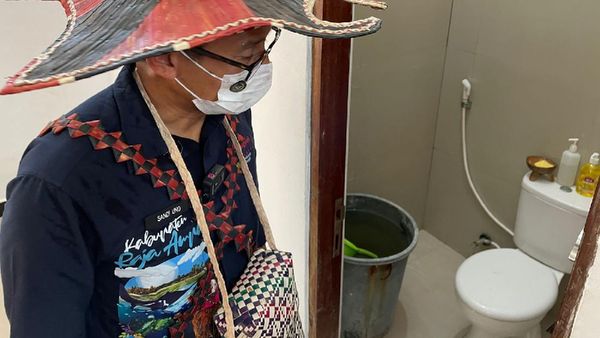 Kerennya Toilet di Raja Ampat