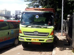 Potret Truk Penabrak Polantas hingga Tewas di Tol Cikampek Potret Truk Penabrak Polantas hingga Tewas di Tol Cikampek