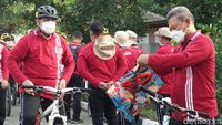 Usai Raker di Hotel Mewah, Pimpinan-Pejabat KPK Terlihat Asyik Gowes