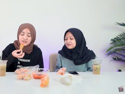 5 Momen Mukbang Arafah dan Halda, Jajanan SD hingga Gurita