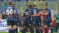 Atalanta ada di peringkat kelima daftar ini. La Dea cuma menghabiskan 392 juta Euro dari 554 juta yang didapat dari penjualan pemain, sehingga untung 162 juta Euro. Foto: AP/Spada