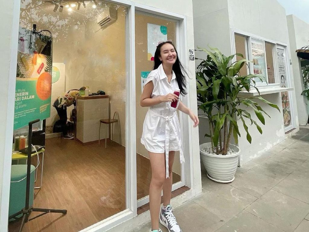 Cantiknya Bella Sant, Top 20 Miss Intercontinental 2021 yang Suka Ngopi Cantiknya Bella Sant, Top 20 Miss Intercontinental 2021 yang Suka Ngopi