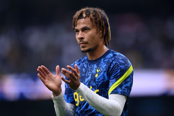 Dele Alli LONDON, ENGLAND - SEPTEMBER 19: Dele Alli of Tottenham Hotspur acknowledges the fans prior to the Premier League match between Tottenham Hotspur and Chelsea at Tottenham Hotspur Stadium on September 19, 2021 in London, England. (Photo by Laurence Griffiths/Getty Images)