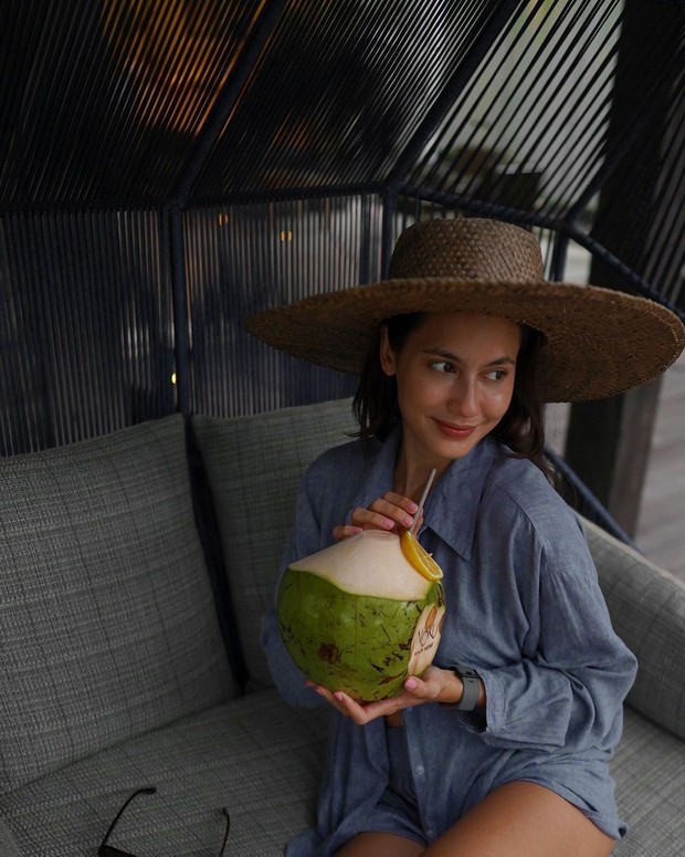 Holiday outfit ala Pevita Pearce