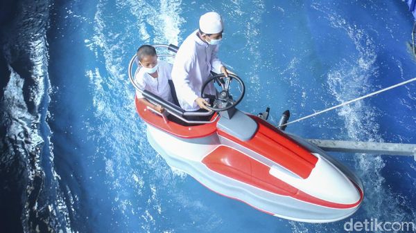 Keseruan 100 Anak Yatim Berlibur di Trans Studio Cibubur