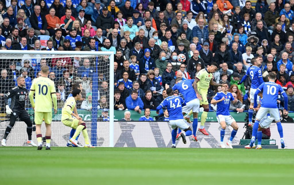 LEICESTER, ENGLAND - OCTOBER 30: Gabriel Magalhaes of Arsenal scores their team's first goal during the Premier League match between Leicester City and Arsenal at The King Power Stadium on October 30, 2021 in Leicester, England. (Photo by Michael Regan/Getty Images)