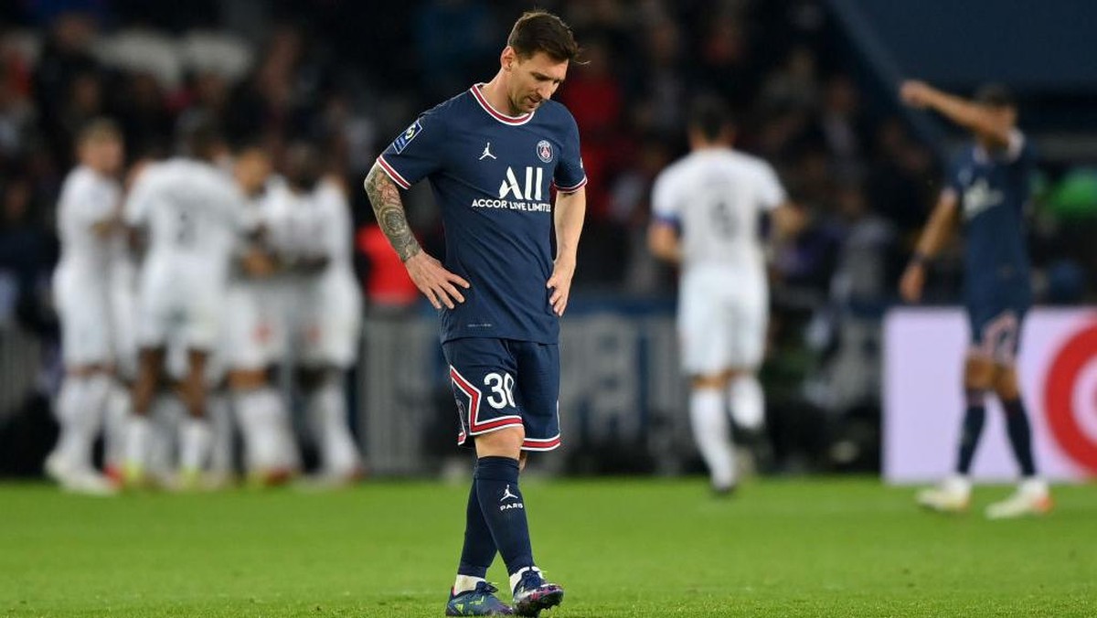 Lionel Messi absen di laga Leipzig vs PSG di Liga Champions (Foto: Getty Images/Justin Setterfield)