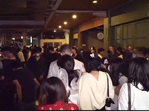 Kerumunan Pesta Halloween di Mana-mana Bikin Aparat Turun Tangan Kerumunan Pesta Halloween di Mana-mana Bikin Aparat Turun Tangan