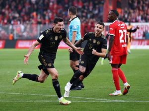 Union Berlin Vs Bayern: Lewandowski Brace, Die Roten Menang 5-2