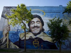 Mantan Pacar Diego Maradona Diperiksa Kasus Perdagangan Manusia