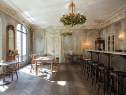 Unik! Restoran di Rusia Ini Sengaja Dibuat Bobrok Seperti Rumah Tua yang Nyaris Hancur