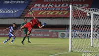 Persebaya Surabaya sukses mengalahkan Persiraja Banda Aceh dengan skor akhir 2-0. 