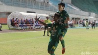 Tak hanya itu, lini belakang juga berhasil menorehkan cleansheet alias nirbobol kedua musim ini.
