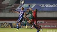 Walhasil, Persebaya berhasil mengakhiri laga dengan skor 2-0 tanpa balas.