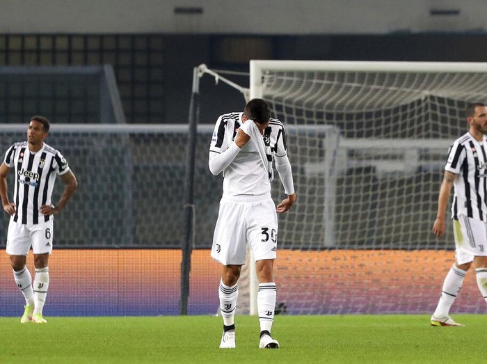 Juventus’ Rodrigo Bentancur reacts during the Serie A soccer match between Hellas Verona and Juventus, at the Verona Bentegodi stadium, Italy, Saturday, Oct. 30, 2021. (Paola Garbuio/LaPresse via AP)