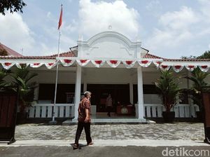 Jejak Sejarah Raja-raja Solo di Kantor Arpus Klaten