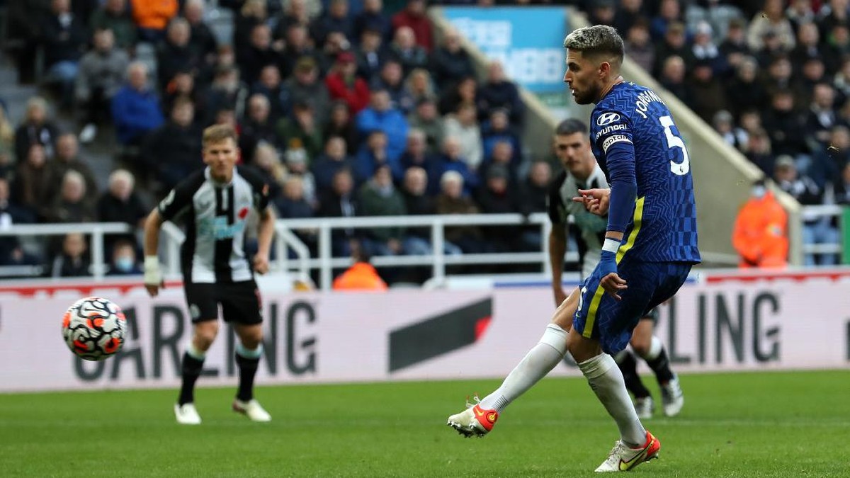 Jorginho si spesialis penalti Chelsea. (Foto: Getty Images/Ian MacNicol)