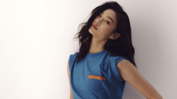 6 Pesona Jung Ho Yeon Pakai Bralette Calvin Klein, Saingi Jennie BLACKPINK