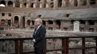 Momen PM Inggris Boris Johnson Kunjungi Colosseum