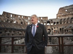 Inggris Bekukan Aset 5 Bank & 3 Orang Kaya Rusia