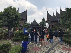Wahana Indoor Dibuka, TMII Ramai Dikunjungi Warga