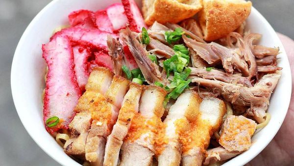 20 Bakmi Babi Paling Endes Ada di Tempat Ini