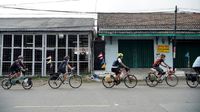 Aksi Komunitas Sepeda Memperingati Hari Sumpah Pemuda