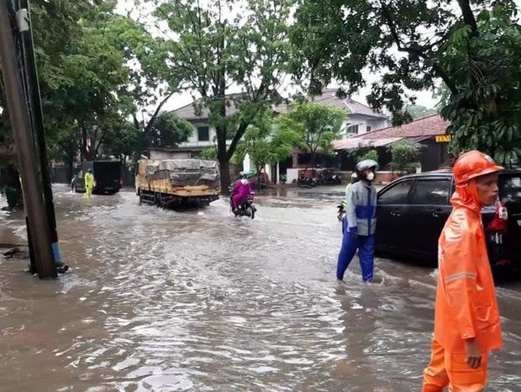 Hujan Reda, Genangan Muncul di Cipayung Jaktim