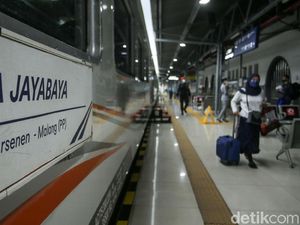 KAI Bagi-bagi 11 Ribu Tiket Gratis untuk Guru-Nakes di Hari Pahlawan