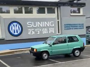 Arturo Vidal Naik Motuba Fiat Panda ke Pusat Latihan Inter Milan