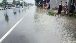 Gegera Hujan Deras, Jalan Yogya-Solo di Klaten Tergenang