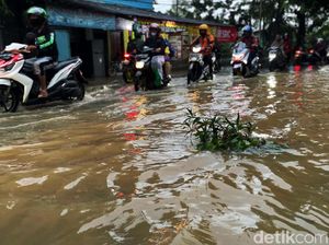 Hujan Lebat, Jalan Penghubung Jakarta Timur-Bekasi Terendam Hujan Lebat, Jalan Penghubung Jakarta Timur-Bekasi Terendam