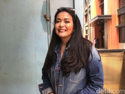 Jennifer Jill: Nikahi Brondong, Dicepuin Teman sampai Listrik Rp 90 Juta