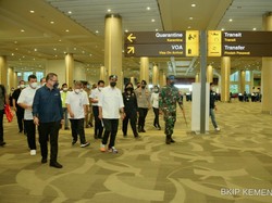 Menhub Puji Penanganan Turis Asing di Bandara Ngurah Rai Bali