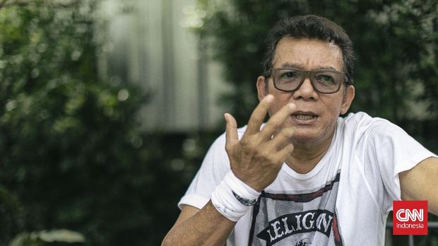 Aktor Mathias Muchus saat sesi wawancara. Jakarta, Jumat, 29 Oktober 2021. CNNIndonesia/Adhi Wicaksono.