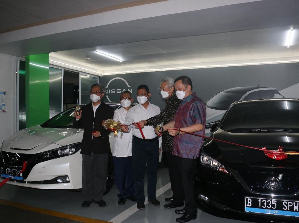 Nissan Gandeng PLN Bikin SPBLU Listrik, Merek Lain Bisa Ngecas Juga Nissan Gandeng PLN Bikin SPBLU Listrik, Merek Lain Bisa Ngecas Juga