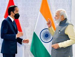 PM Modi Tak Bermasker Temui Jokowi, Begini Data Kasus COVID India