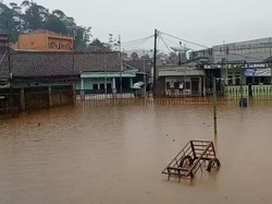 Sungai Meluap, Puluhan Rumah di Cianjur Terendam Banjir
