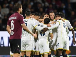 Salernitana Vs Napoli: Diwarnai 2 Kartu Merah, Partenopei Menang 1-0