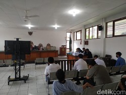 Sebut Dakwaan KPK Tak Cermat, Terdakwa Korupsi Bansos KBB Minta Dibebaskan