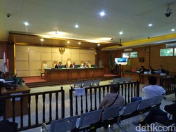 Baca Pleidoi, Aa Umbara Ngaku Nangis Dituduh Korupsi Bansos COVID-19