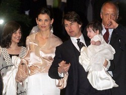 Reaksi Mengejutkan Tom Cruise Saat Putrinya Resmi Ganti Nama Jadi Suri Noelle