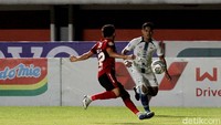 PSIS juga punya sejumlah peluang, salah satunya lewat tembakan Bruno Silva di menit ke-39. Tetapi kiper Bali United Nadeo Arga Winata juga mampu menghalaunya. Skor 0-0 bertahan hingga jeda.
